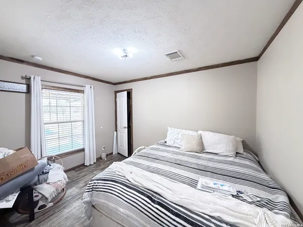 $420,000 | 152 County Roads 2667, Devine, TX 78016