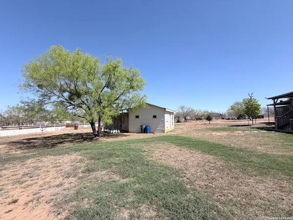 $420,000 | 152 County Roads 2667, Devine, TX 78016