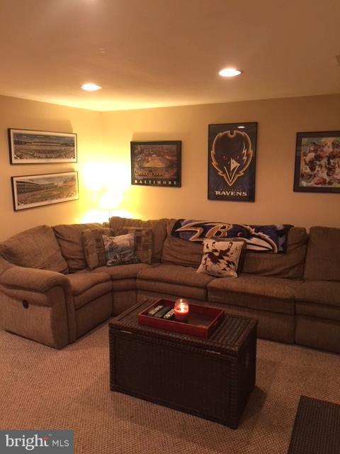 1069 Downton Road Halethorpe, MD 21227 - Photo 19 of 21 Living Room