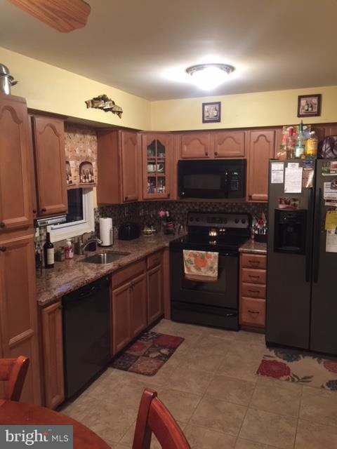 1069 Downton Road Halethorpe, MD 21227 - Photo 8 of 21 Kitchen