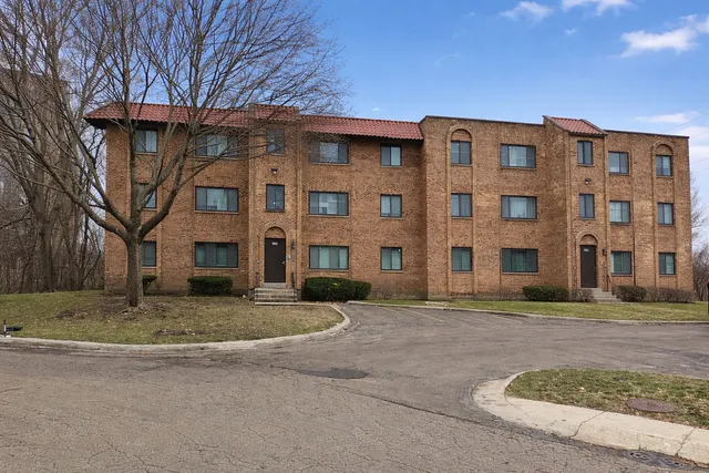 $1,900 | 224 East Rimini Court, Unit 1A, Palatine, IL 60067
