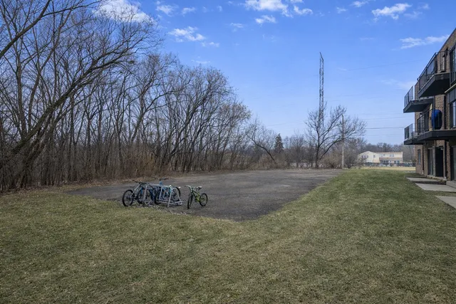 $1,900 | 224 East Rimini Court, Unit 1A, Palatine, IL 60067