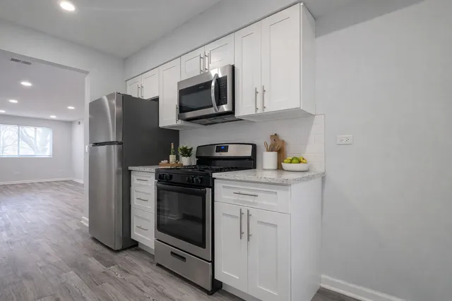 $1,900 | 224 East Rimini Court, Unit 1A, Palatine, IL 60067