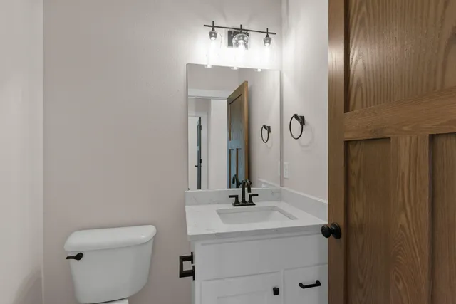 $724,900 | 325 Sandstone Street, Slinger, WI 53086