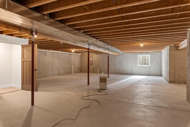 $724,900 | 325 Sandstone Street, Slinger, WI 53086