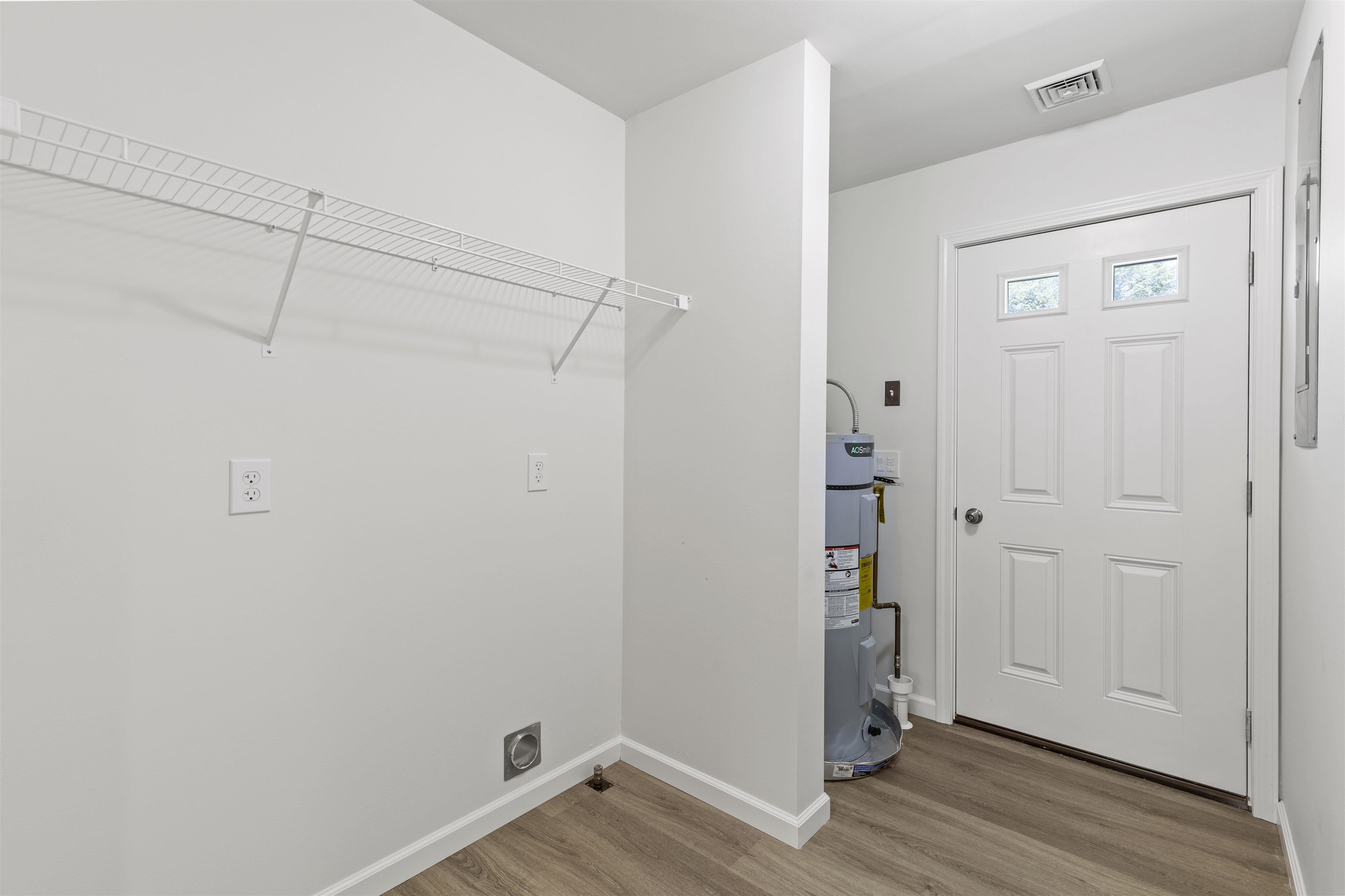 108 Sunray Road Del Haven, NJ 08251 - Photo 25 of 36 a view of an empty room
