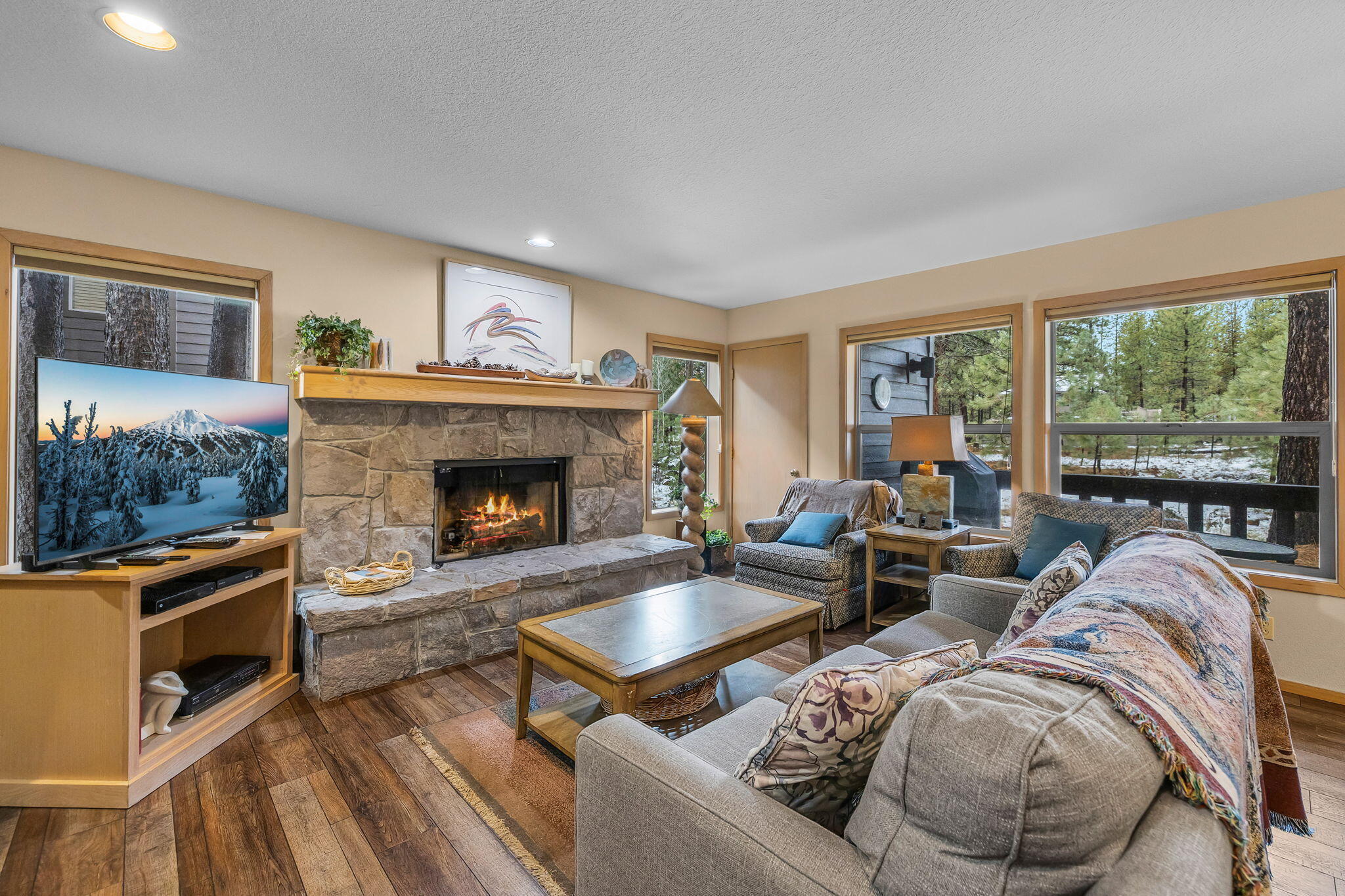57373 Beaver Ridge Loop, Unit 27 Sunriver, OR 97707 - Photo 6 of 34 2025_12_22_57373_beaver_ridge_loop_unit2