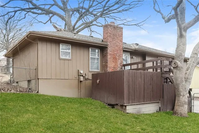 $2,110 | 5820 Northwest Aspen Lane, Kansas City, MO 64152