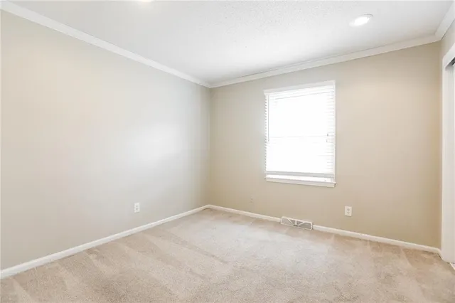 $2,110 | 5820 Northwest Aspen Lane, Kansas City, MO 64152