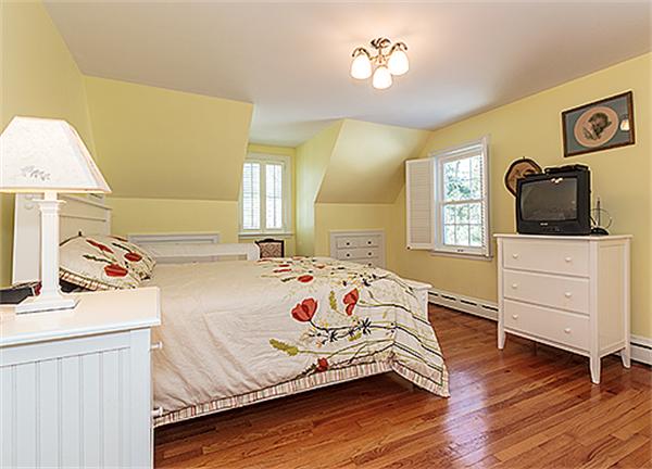 65 Bates Road Watertown, MA 02472 - Photo 17 of 23 Gallery Image 17