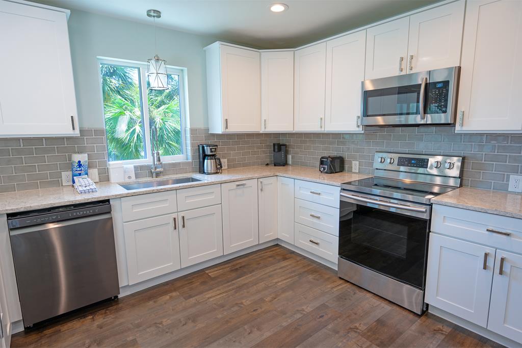 304 Wing Street St. George Island, FL 32328 - Photo 11 of 65