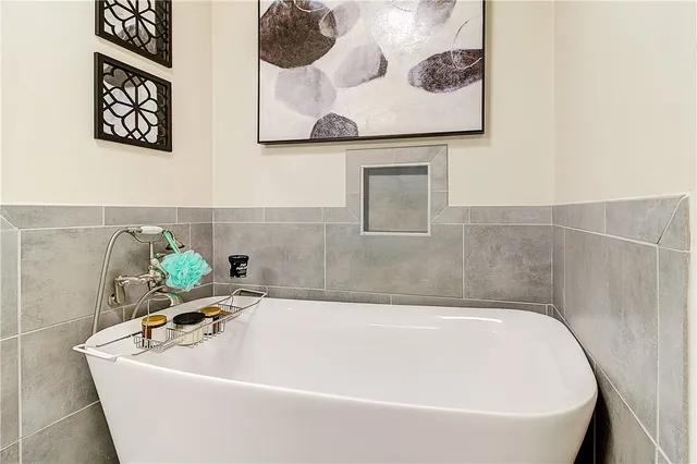 $2,000 | 2 School Street, Unit 236, Lincoln, RI 02802