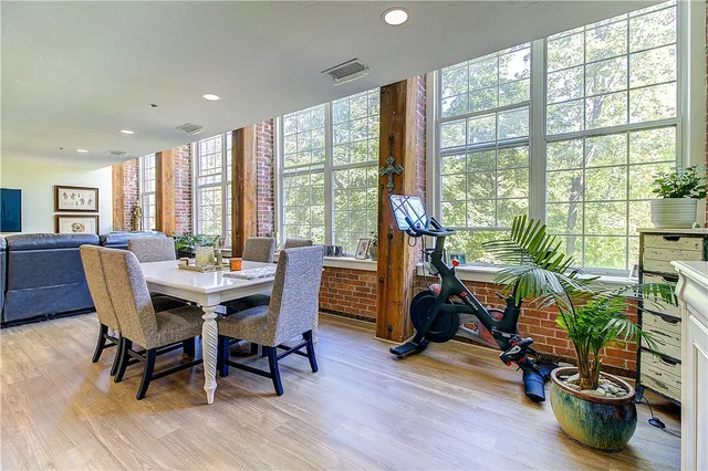 $2,000 | 2 School Street, Unit 236, Lincoln, RI 02802