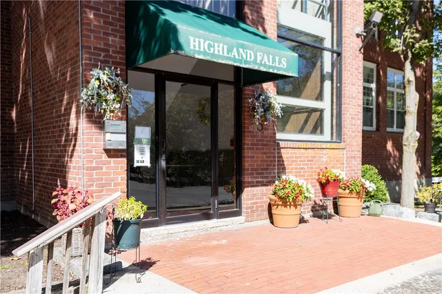 $2,000 | 2 School Street, Unit 236, Lincoln, RI 02802