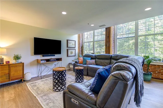 $2,000 | 2 School Street, Unit 236, Lincoln, RI 02802