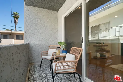 $749,000 | 1242 South Barrington Avenue, Unit 205, Los Angeles, CA 90025