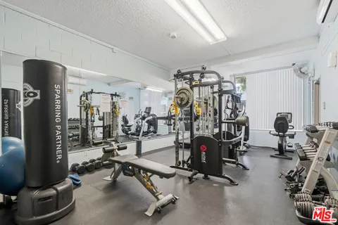 $749,000 | 1242 South Barrington Avenue, Unit 205, Los Angeles, CA 90025