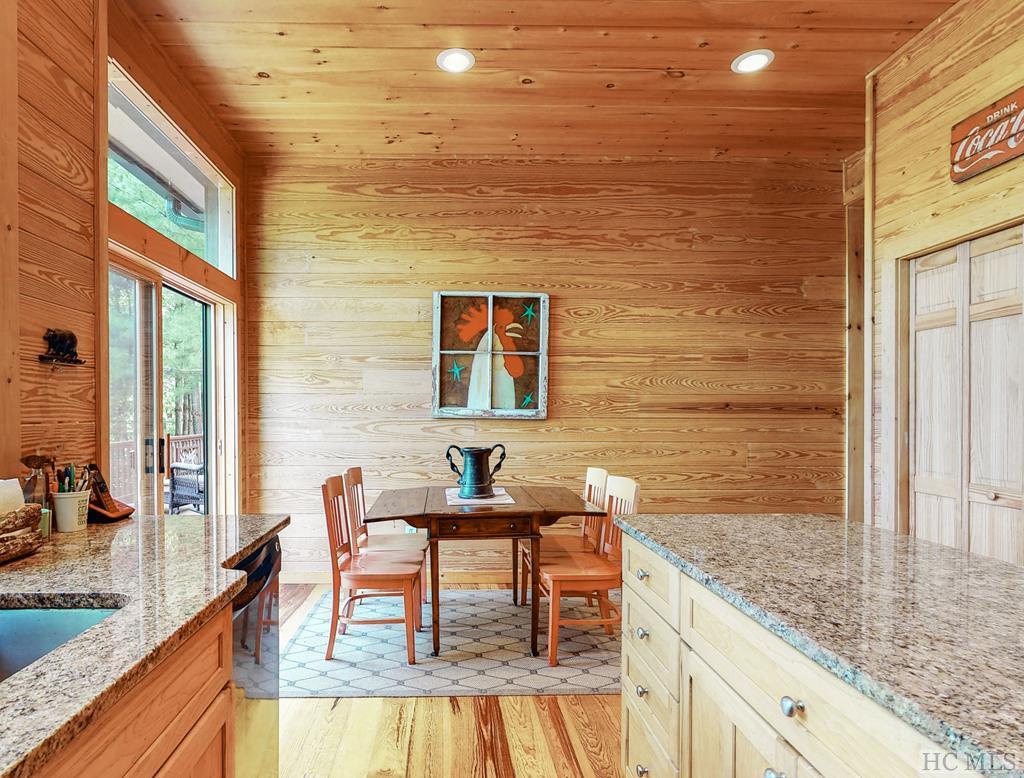 414 Deer Run Road Sapphire, NC 28774 - Photo 20 of 68 Gallery Image 20