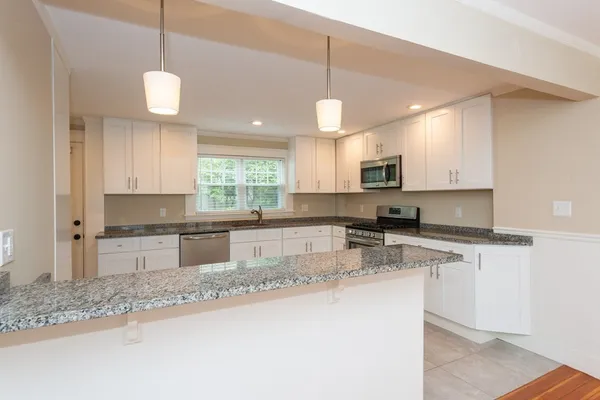 $3,000 | 11 Cedar Street, Unit 1, Salem, MA 01970