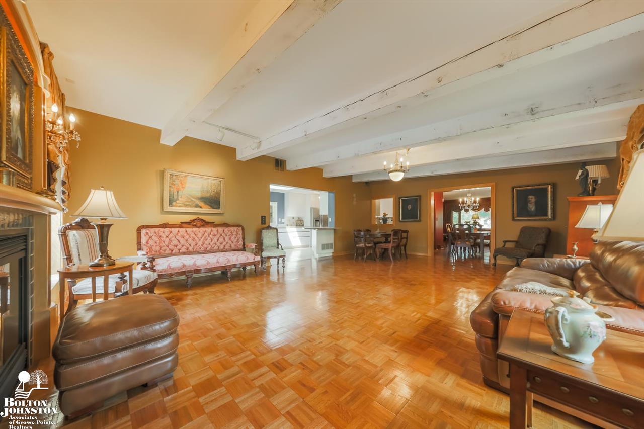 1067 Devonshire Road Grosse Pointe Park, MI 48230 - Photo 12 of 58