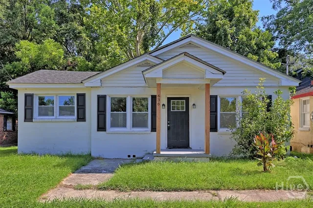 $1,900 | 636 West 48th Street, Savannah, GA 31405
