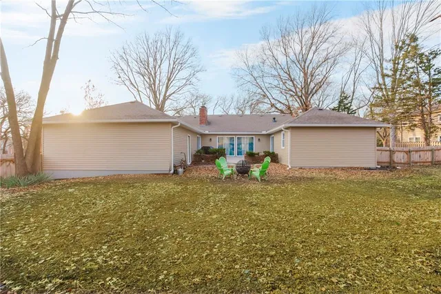 $530,000 | 8641 Broadmoor Street, Overland Park, KS 66212