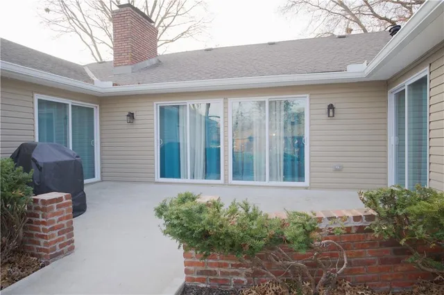 $530,000 | 8641 Broadmoor Street, Overland Park, KS 66212