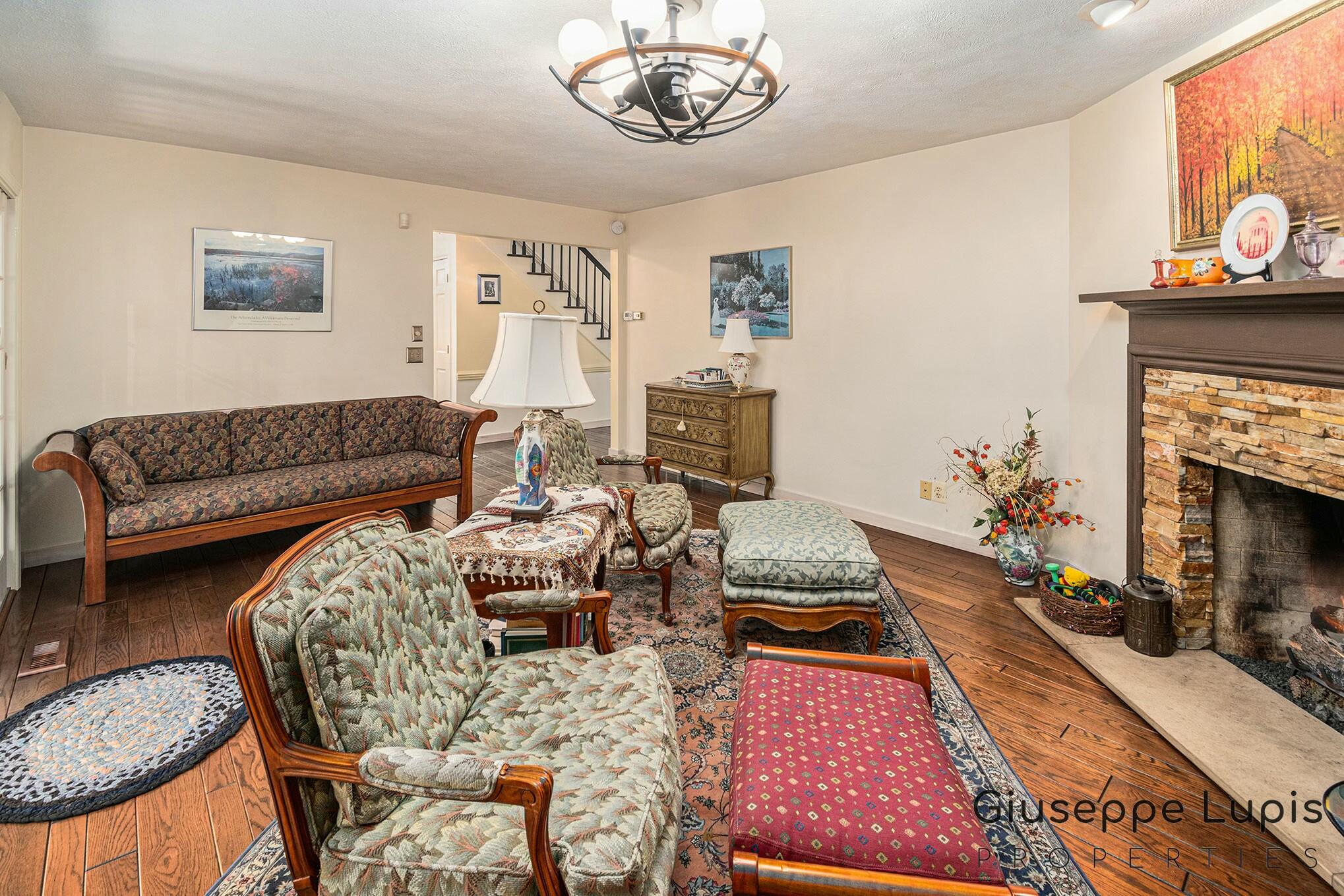 309 Stickney Ridge Road Grand Haven, MI 49417 - Photo 23 of 62 living room