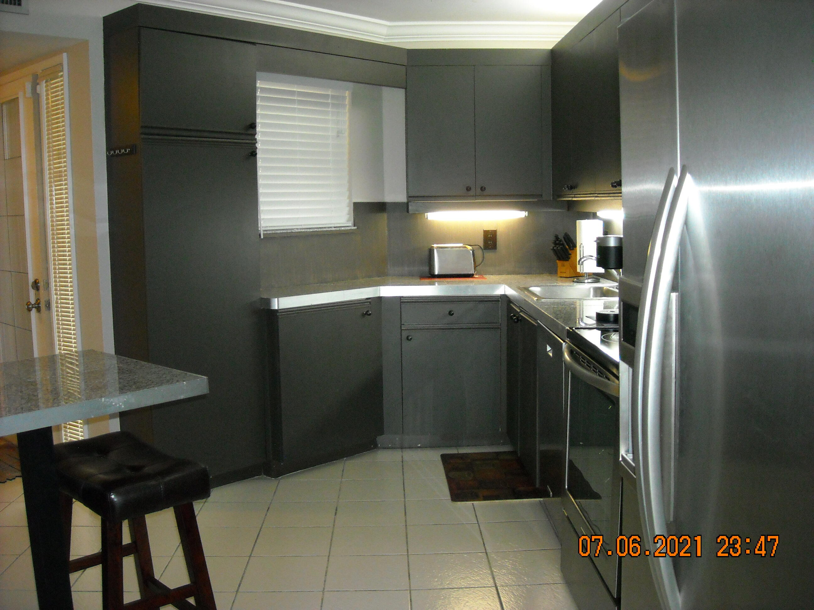 5901 Camino Del Sol, Unit 203 Boca Raton, FL 33433 - Photo 6 of 15 kitchen