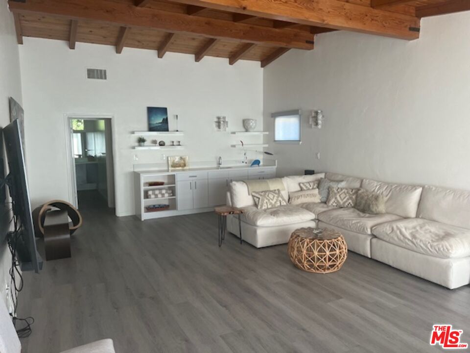 31259 Bailard Road Malibu, CA 90265 - Photo 26 of 43 a living room with furniture