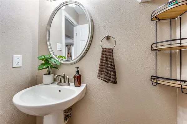 $3,495 | 2106 Hunter Pl Lane, Arlington, TX 76006
