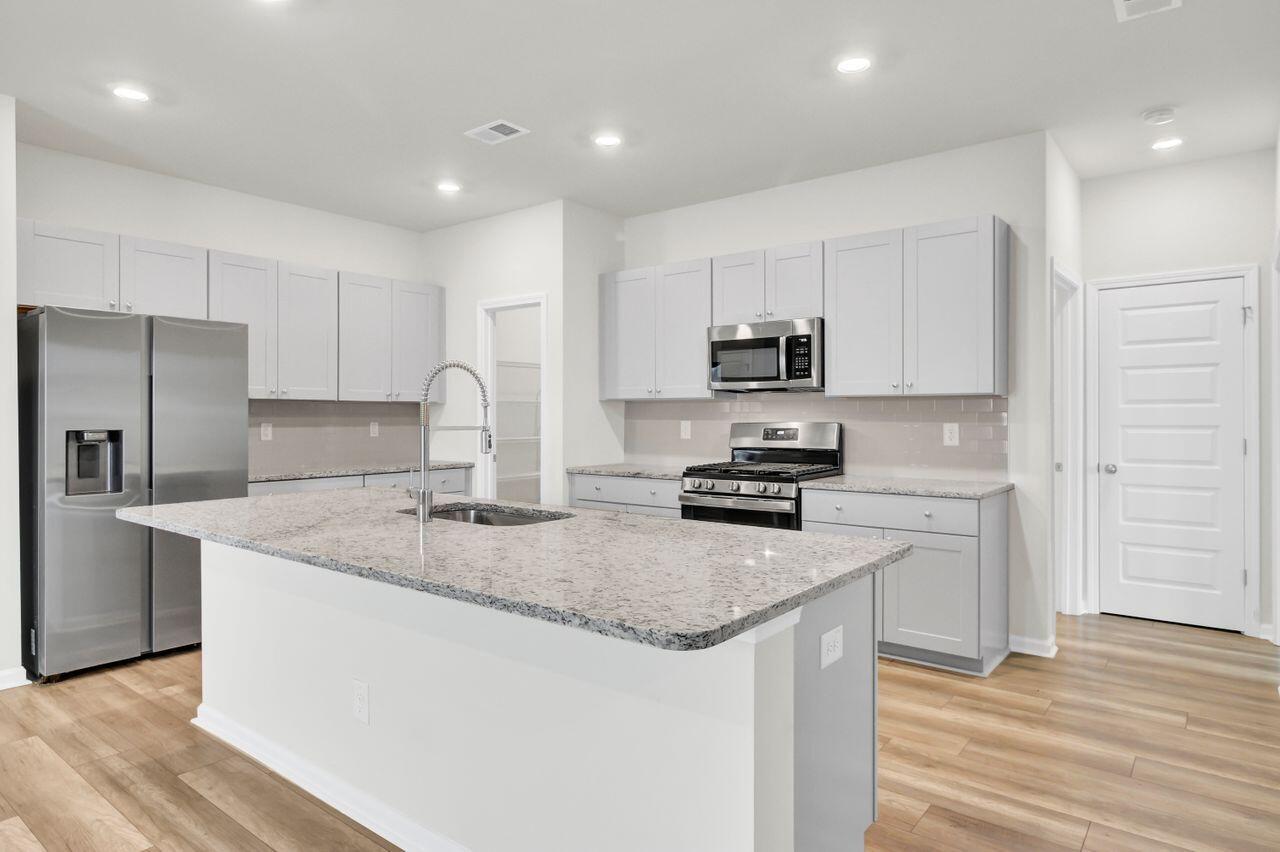 586 Spanish Wells Road Summerville, SC 29486 - Photo 12 of 47 12