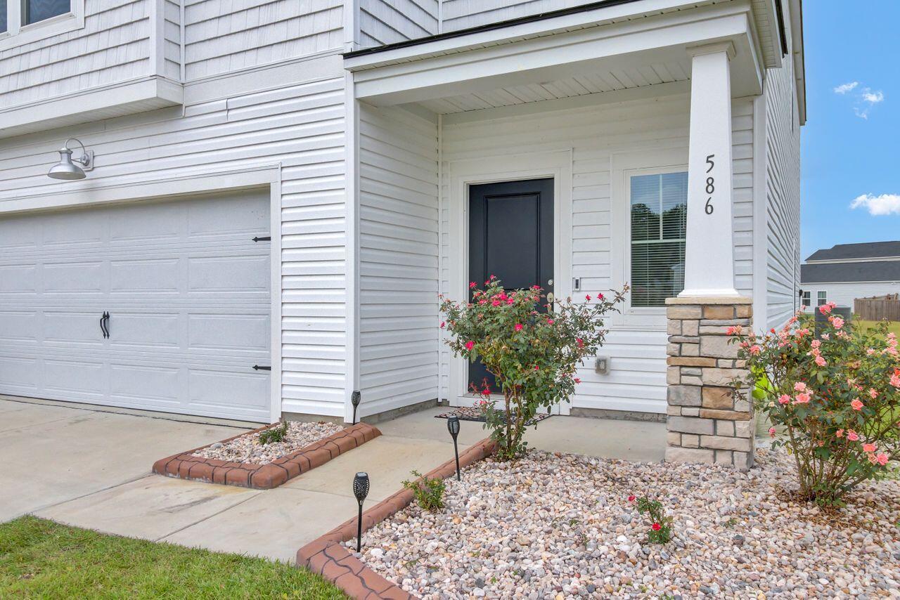 586 Spanish Wells Road Summerville, SC 29486 - Photo 4 of 47 4
