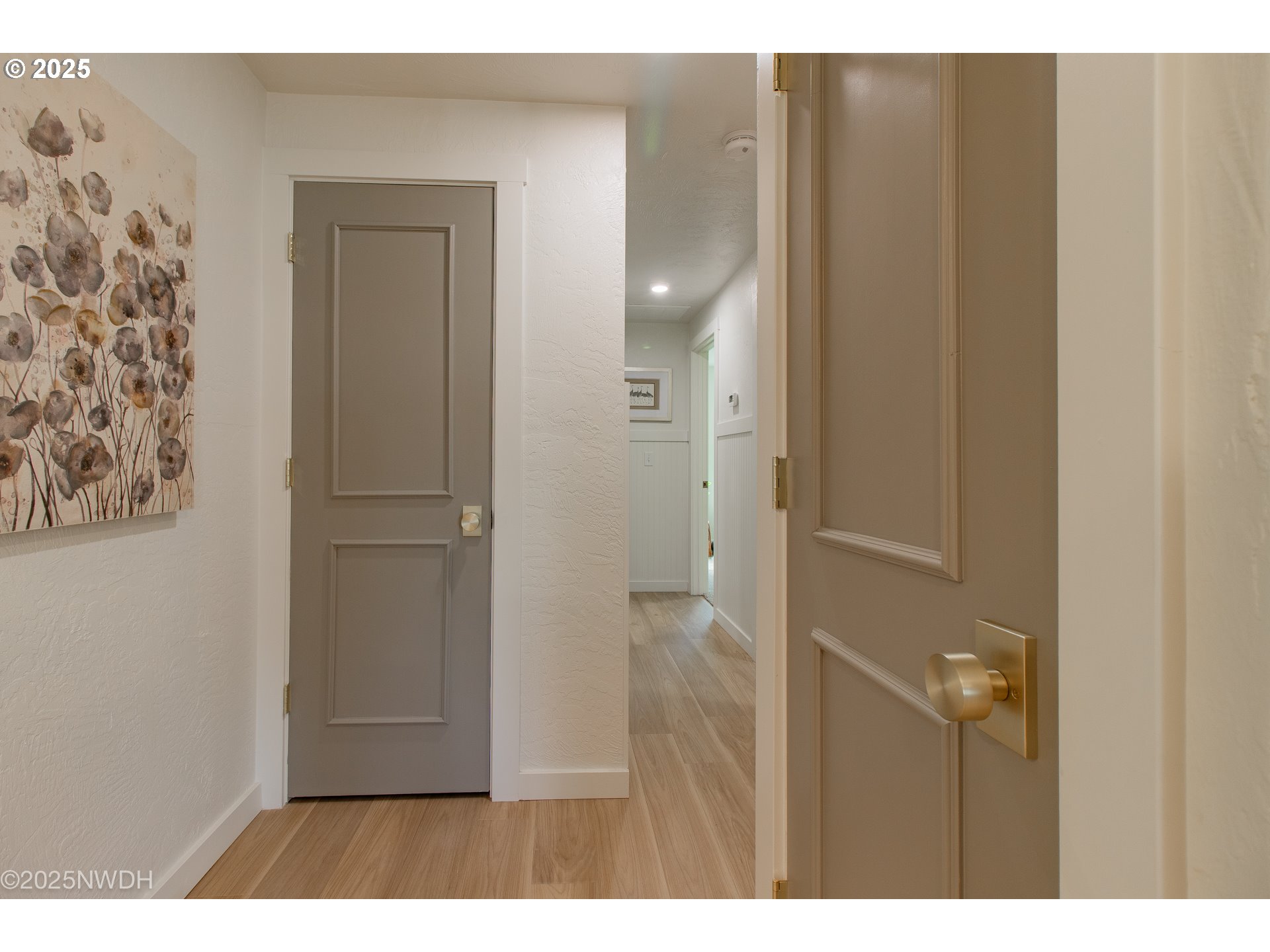 651 T Street Springfield, OR 97477 - Photo 14 of 32 a bathroom with a shower