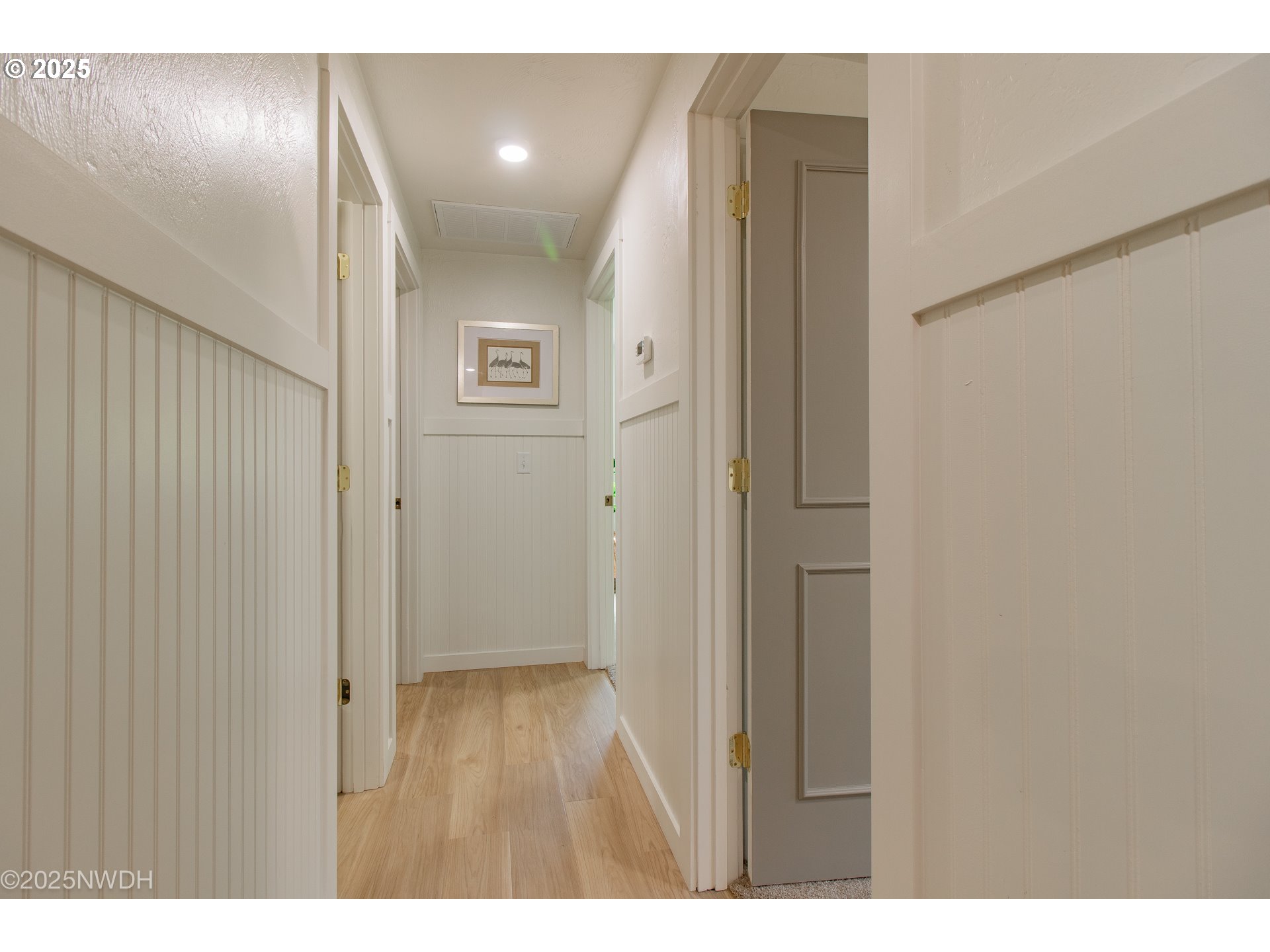 651 T Street Springfield, OR 97477 - Photo 15 of 32 a view of an entryway