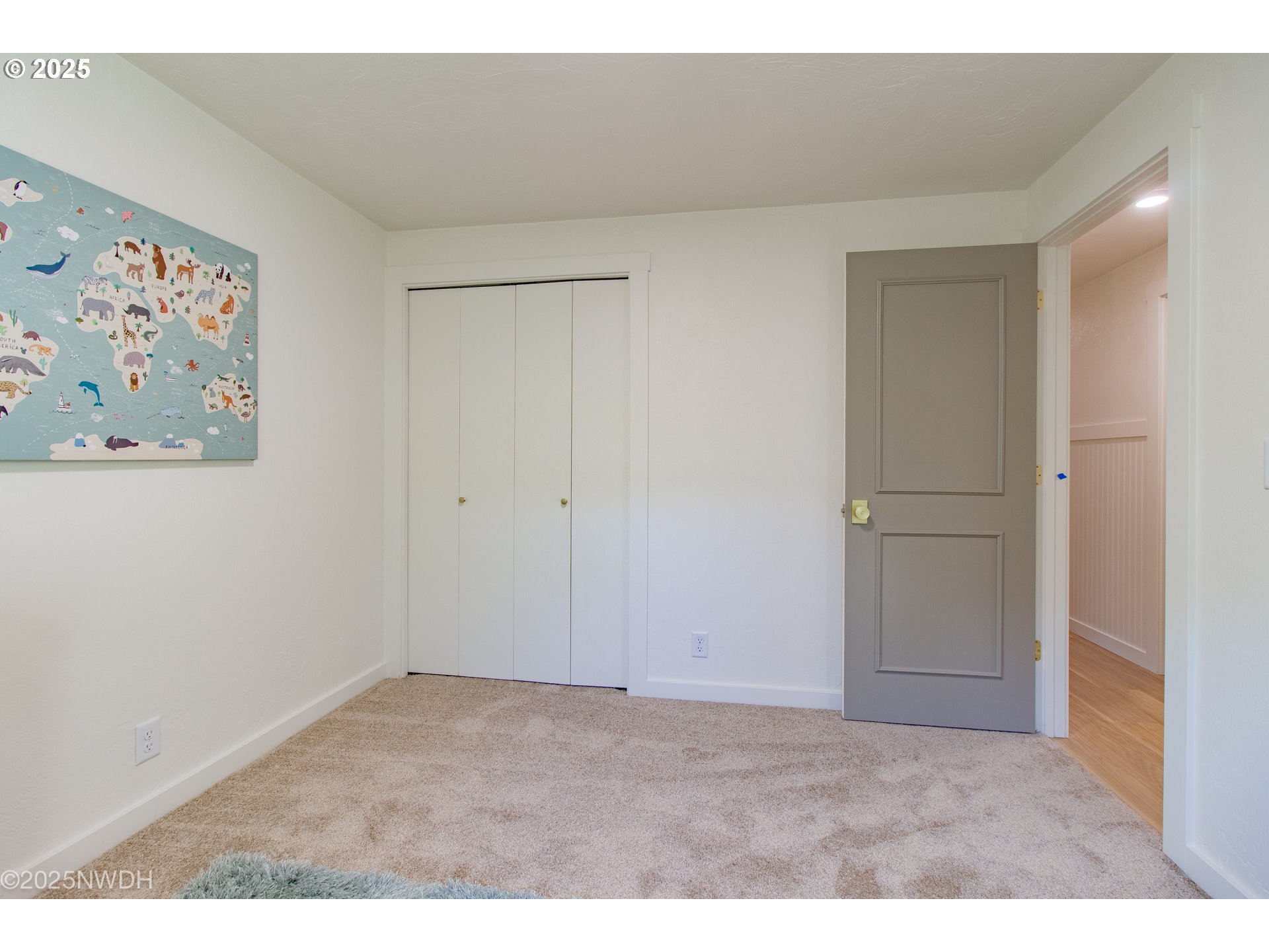 651 T Street Springfield, OR 97477 - Photo 22 of 32 a view of an empty room