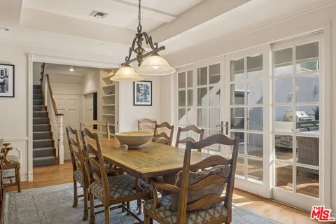 $3,299,000 | 3833 Goodland Avenue, Studio City, CA 91604