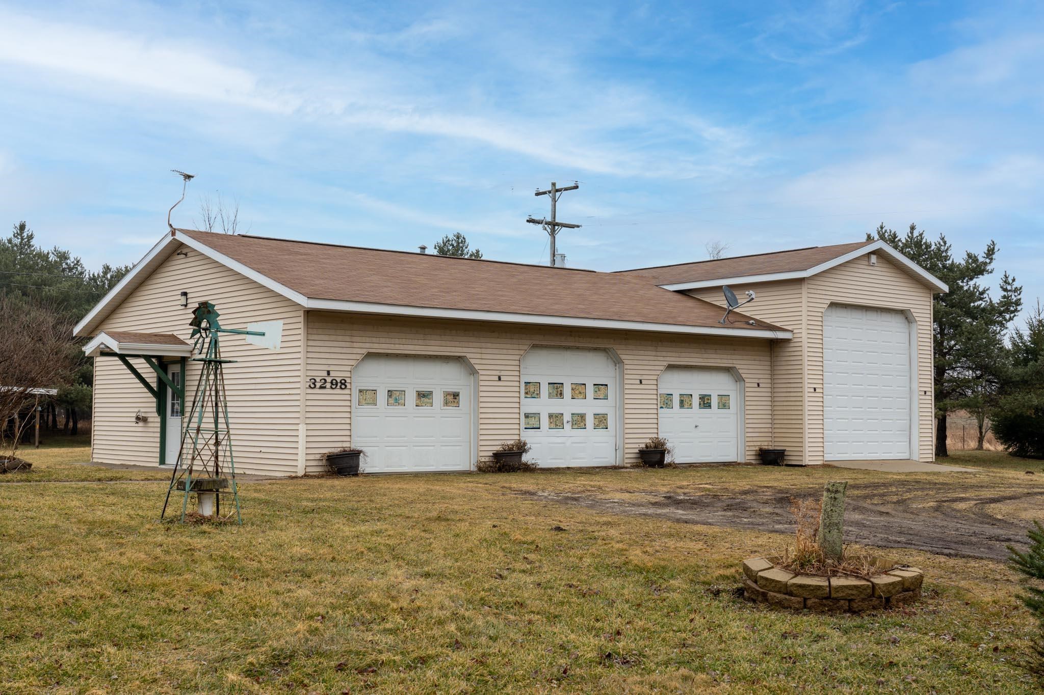 3298 West Remus Road Mount Pleasant, MI 48858 - Photo 4 of 39 1899121-3.JPG