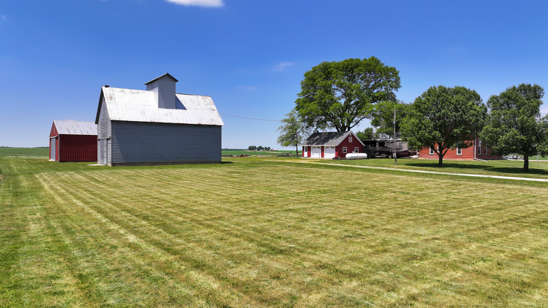 17331 Hillside Road Morrison, IL 61270 - Photo 2 of 34
