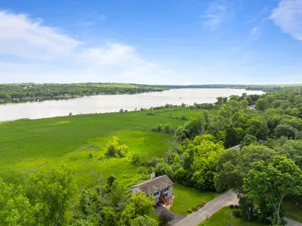 $525,000 | W3647 Lakeview Drive, Geneva, WI 53147