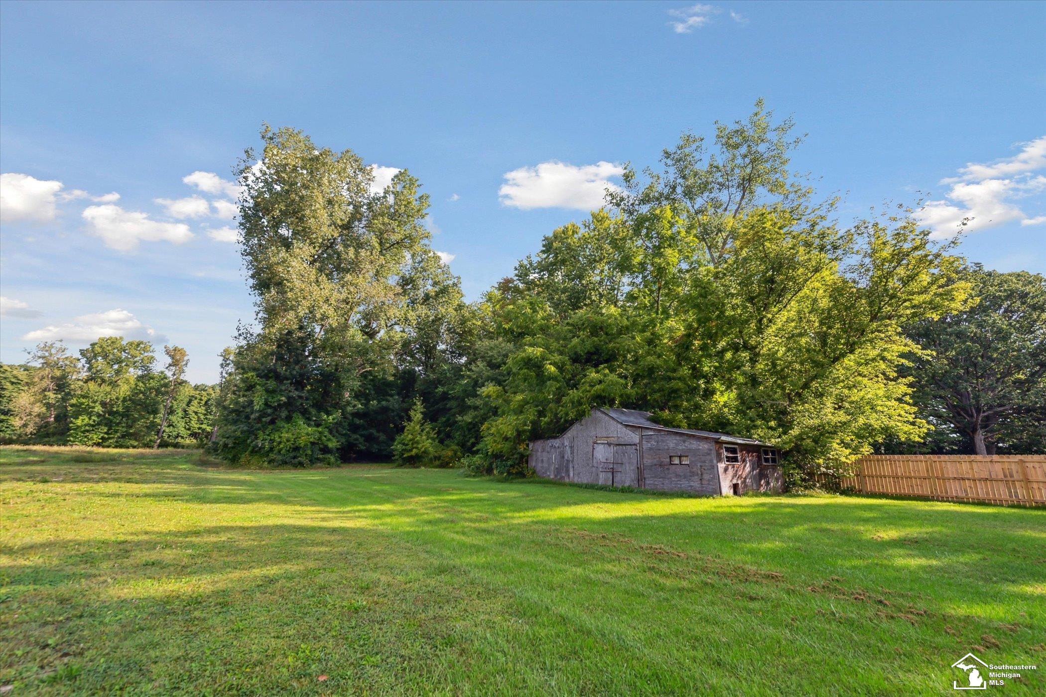 475 Carleton Rockwood Road Carleton, MI 48117 - Photo 23 of 24 50122274-22.JPG