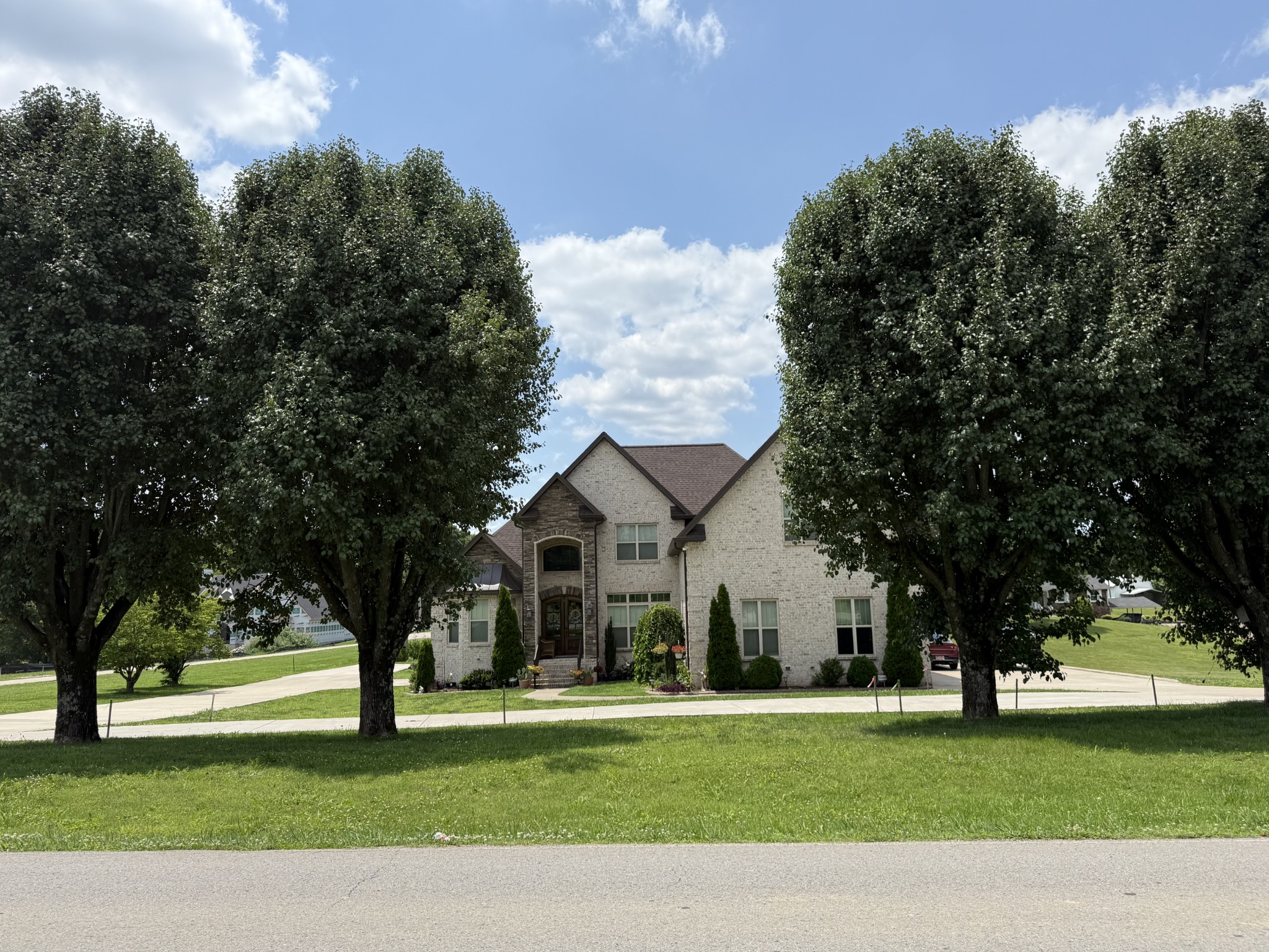 758 Waldron Road La Vergne, TN 37086 - Photo 3 of 32