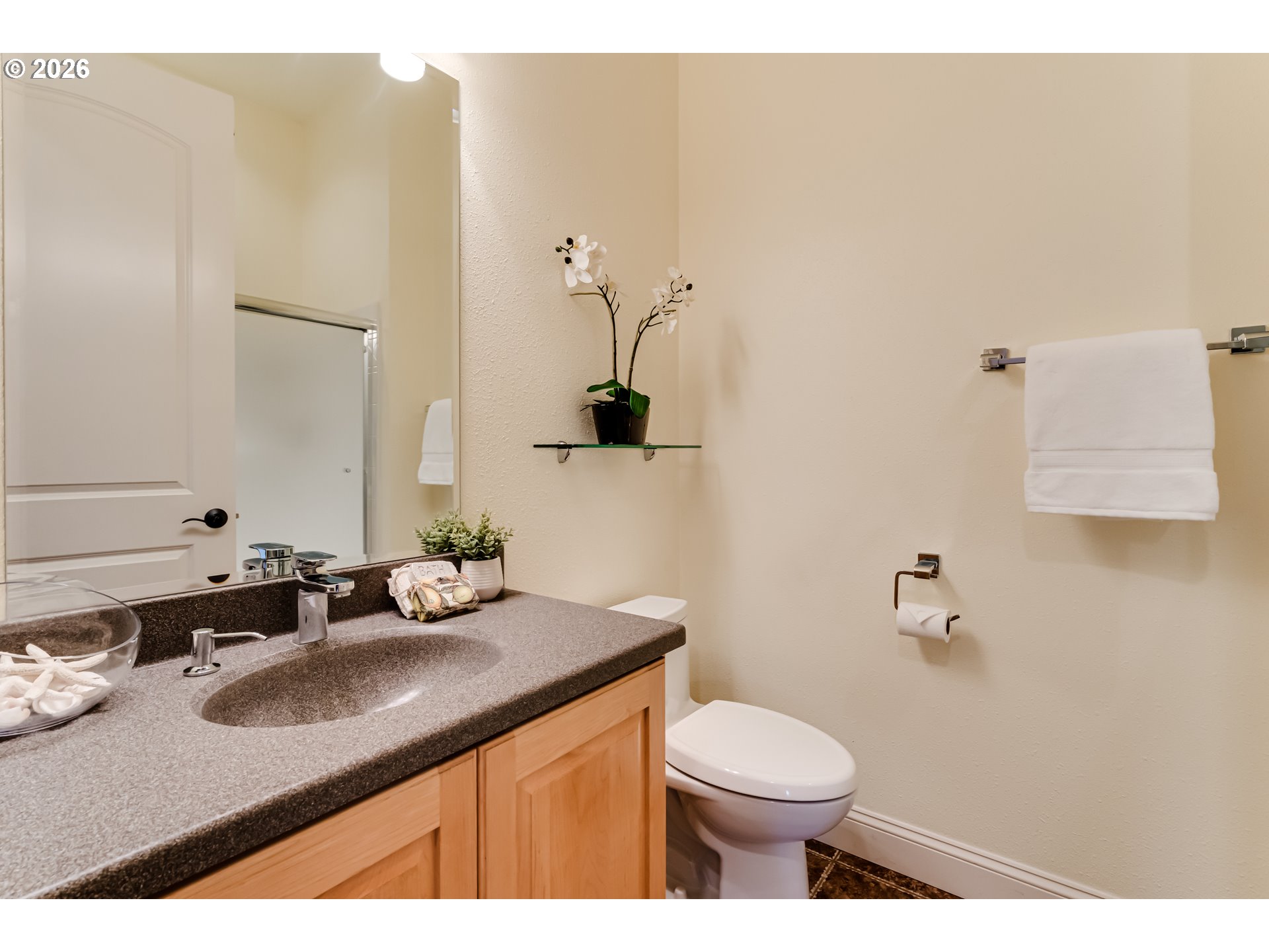 37871 Jasper Lowell Road Springfield, OR 97478 - Photo 14 of 48 Bathroom