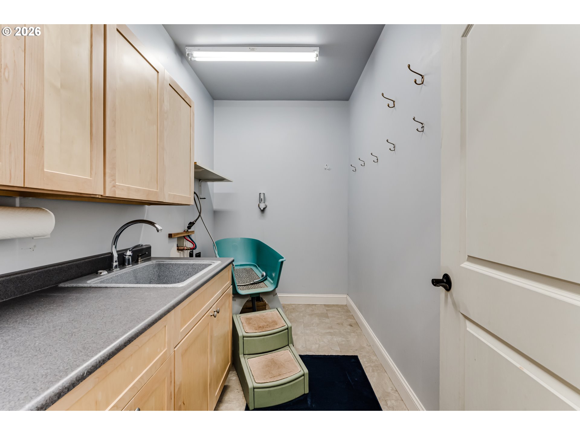 37871 Jasper Lowell Road Springfield, OR 97478 - Photo 28 of 48 Laundry