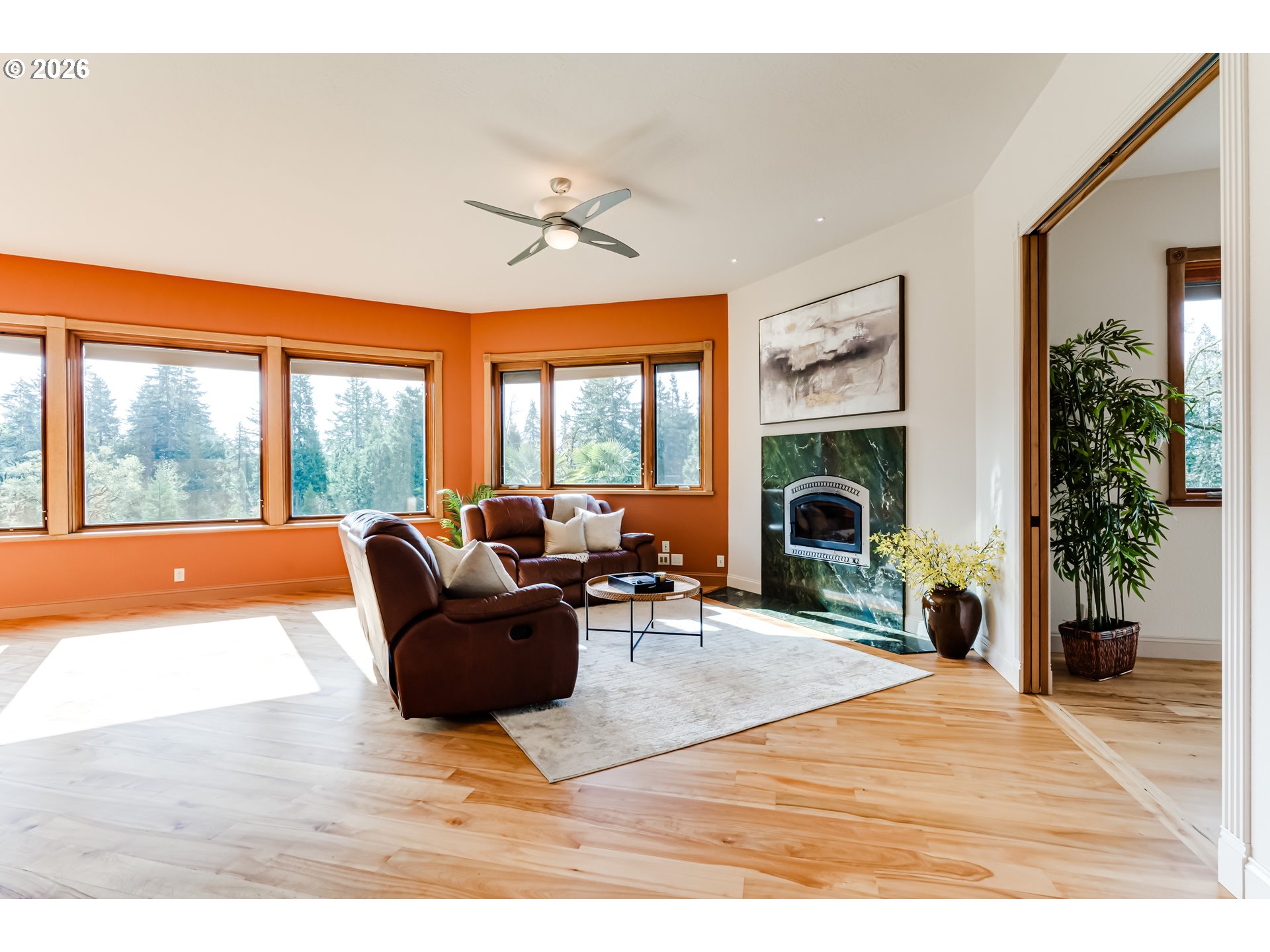 37871 Jasper Lowell Road Springfield, OR 97478 - Photo 3 of 48 Living Room