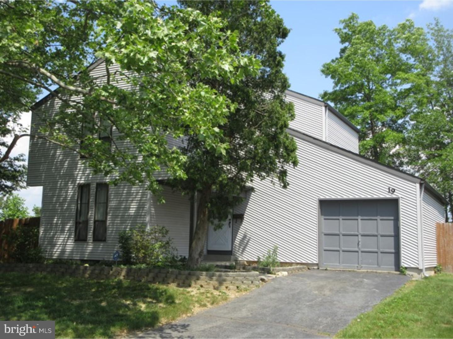 19 Robertson Road Hightstown, NJ 08520 - Photo 2 of 17 Gallery Image 2