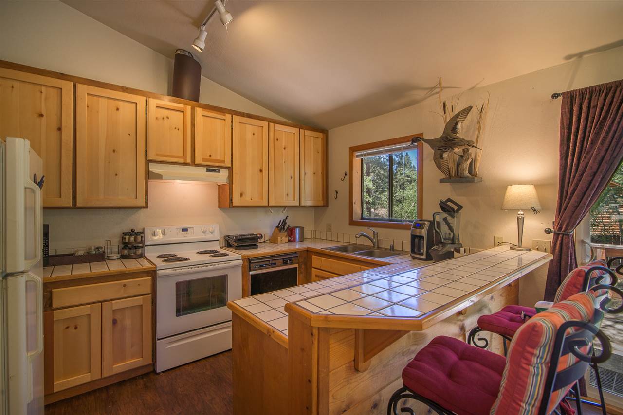 10560 Golden Pine Road Truckee, CA 96161 - Photo 13 of 14 Gallery Image 13