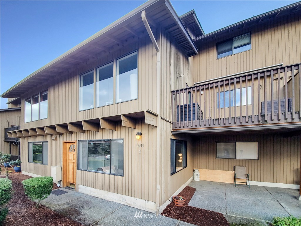 1633 Eagle Ridge Drive South, Unit A7 Renton, WA 98055 - Photo 1 of 17 Gallery Image 1