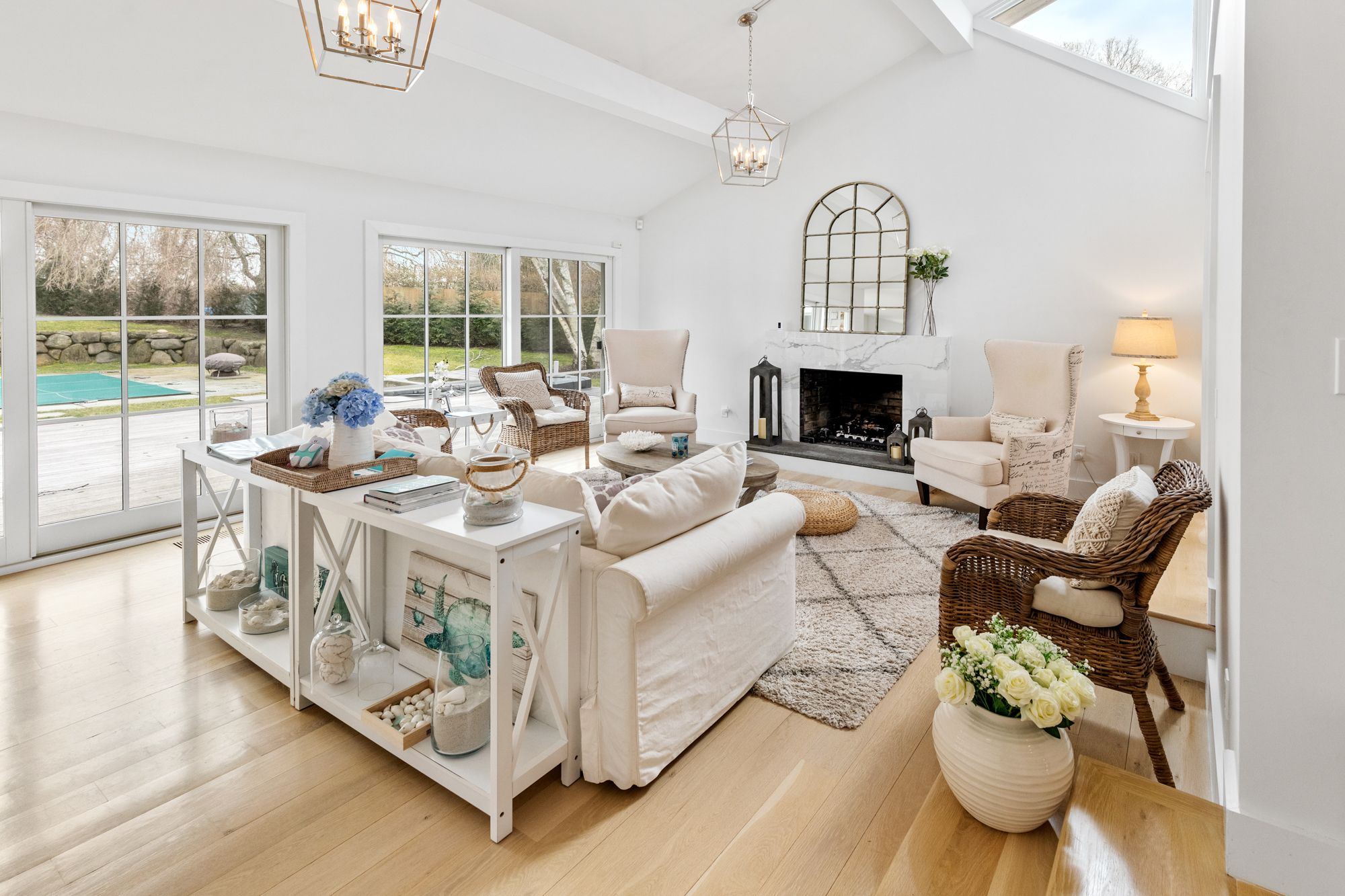 212 Sebonac Road Southampton, NY 11968 - Photo 4 of 28