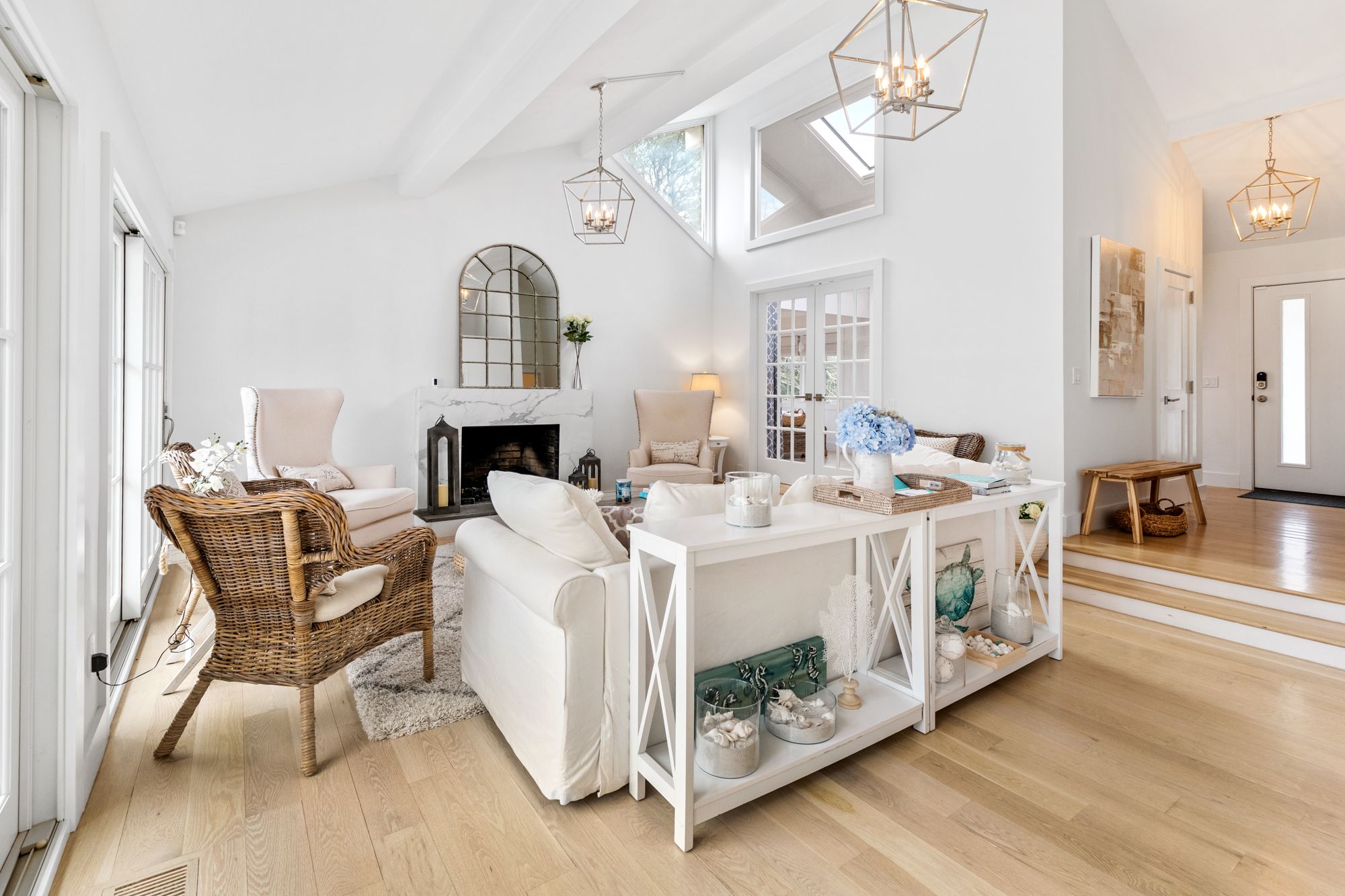 212 Sebonac Road Southampton, NY 11968 - Photo 5 of 28